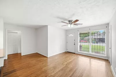 807 E 43rd Street, Houston, TX 77022 - Photo 4