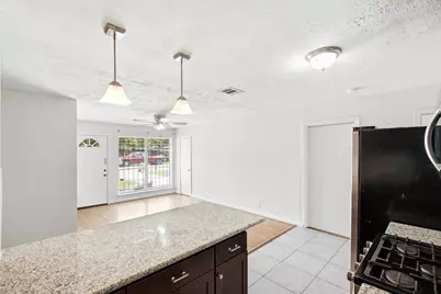 807 E 43rd Street, Houston, TX 77022 - Photo 12