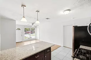 807 E 43rd St, Houston, TX 77022 - Photo 12
