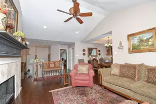 109 Avonlea, The Woodlands, TX 77382 - Photo 12