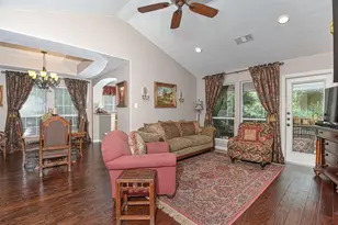 109 Avonlea, The Woodlands, TX 77382 - Photo 8