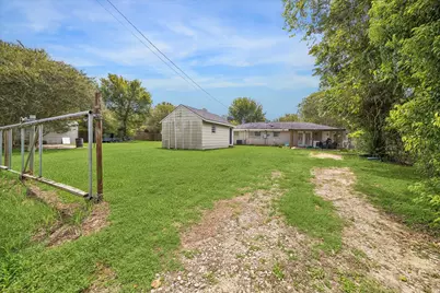 2703 Newman, Liberty, TX 77575 - Photo 20