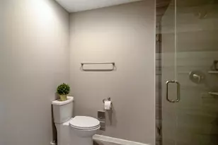 913 Memorial Village Dr, Houston, TX 77024 - Photo 24