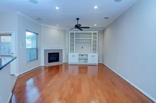 62 E Pipers Green St, The Woodlands, TX 77382 - Photo 10