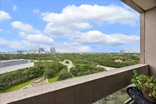 1111 Hermann Dr, Houston, TX 77004 - Photo 6