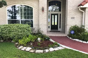14326 Ayers Rock Rd, Sugar Land, TX 77498 - Photo 2