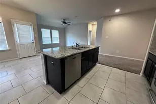 3042 Village Creek Dr, Katy, TX 77494 - Photo 4