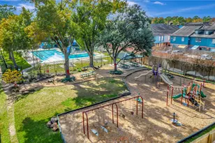 847 Carlingford Ln, Houston, TX 77079 - Photo 40