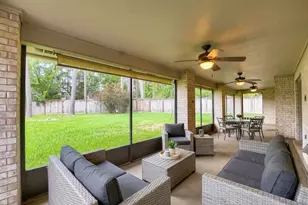 1650 White Oak Creek Dr, Conroe, TX 77304 - Photo 28