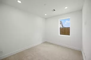 870 W Little York Rd, Houston, TX 77091 - Photo 6