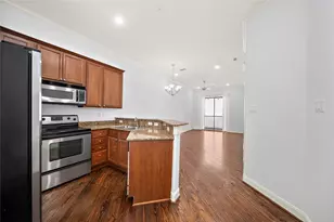 202 McGowen St, Houston, TX 77006 - Photo 12