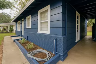 502 Breezy Ln, Wharton, TX 77488 - Photo 2