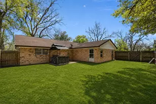 404 S 14th St, West Columbia, TX 77486 - Photo 32