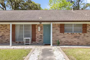 404 S 14th St, West Columbia, TX 77486 - Photo 6
