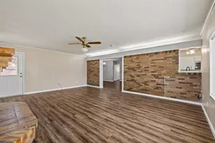404 S 14th St, West Columbia, TX 77486 - Photo 18