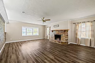 404 S 14th St, West Columbia, TX 77486 - Photo 18