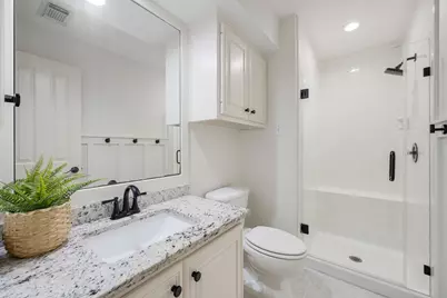 15 Woodmere Place, The Woodlands, TX 77381 - Photo 28