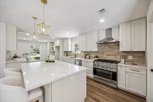 2706 Bernadette Ln, Houston, TX 77043 - Photo 2