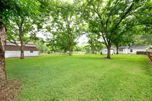 2103 Holly St, East Bernard, TX 77435 - Photo 32
