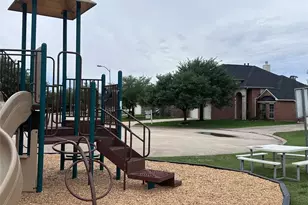 8106 Cove Timbers Ln, Tomball, TX 77375 - Photo 32