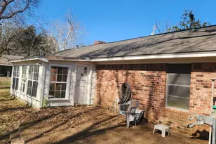 1403 Sanders St, Crockett, TX 75835 - Photo 2