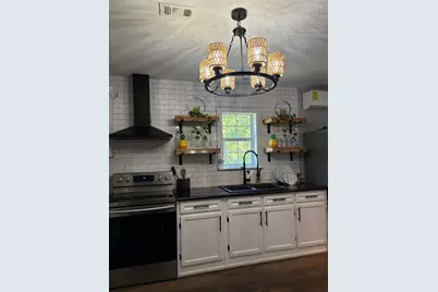 51 N Winter Creek, Cleveland, TX 77328 - Photo 2