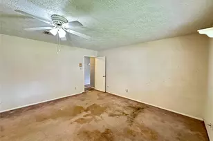 215 Old Oaks St, League City, TX 77573 - Photo 12