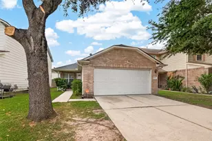 13330 Belvedere Park Ct, Houston, TX 77047 - Photo 2