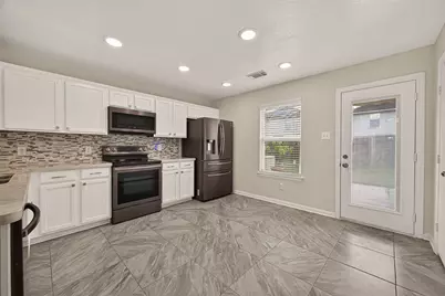 13330 Belvedere Park Court, Houston, TX 77047 - Photo 6