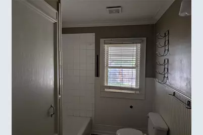 510 W Lang, Alvin, TX 77511 - Photo 2