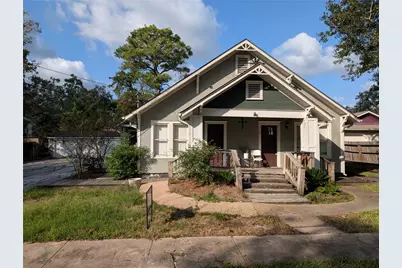 510 W Lang, Alvin, TX 77511 - Photo 1