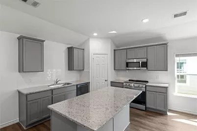 510 Oak Chase Avenue, Dayton, TX 77535 - Photo 10