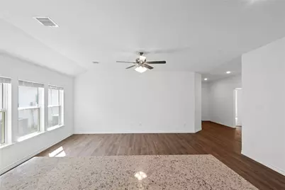510 Oak Chase Avenue, Dayton, TX 77535 - Photo 8