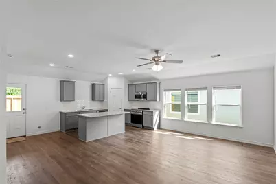 510 Oak Chase Avenue, Dayton, TX 77535 - Photo 4