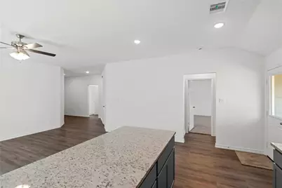 510 Oak Chase Avenue, Dayton, TX 77535 - Photo 12