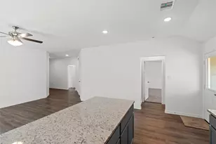 510 Oak Chase Ave, Dayton, TX 77535 - Photo 12