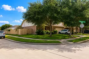 25203 Bright Hollow Ln, Katy, TX 77494 - Photo 2