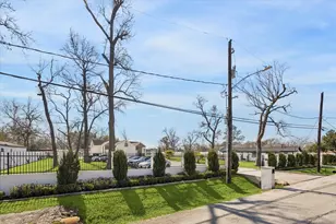 781 Lovers Ln, Houston, TX 77091 - Photo 32