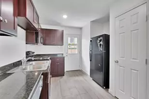 223 Fairfax Ln, Pasadena, TX 77502 - Photo 4