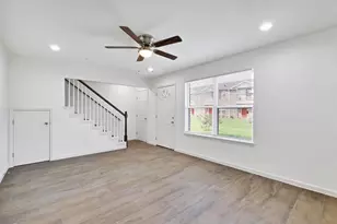 223 Fairfax Ln, Pasadena, TX 77502 - Photo 2