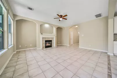 111 W Burberry Circle, The Woodlands, TX 77384 - Photo 8