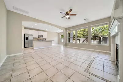 111 W Burberry Circle, The Woodlands, TX 77384 - Photo 6