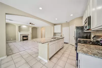 111 W Burberry Circle, The Woodlands, TX 77384 - Photo 2