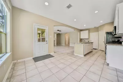111 W Burberry Circle, The Woodlands, TX 77384 - Photo 10