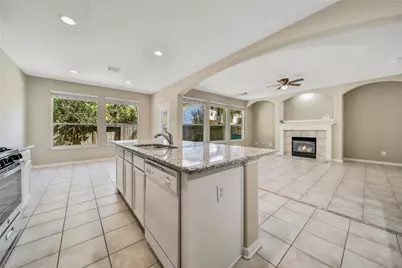 111 W Burberry Circle, The Woodlands, TX 77384 - Photo 4