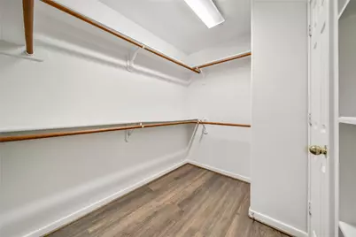 111 W Burberry Circle, The Woodlands, TX 77384 - Photo 20