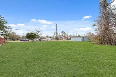 7502 Ley Road, Houston, TX 77028 - Photo 10
