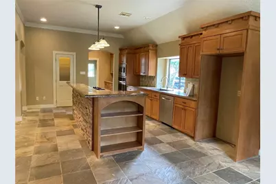 55 Canyon Oak Court, Lake Jackson, TX 77566 - Photo 8
