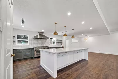 1338 Seaspray Court, Houston, TX 77008 - Photo 1