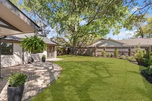 7525 Middlewood St, Houston, TX 77063 - Photo 36